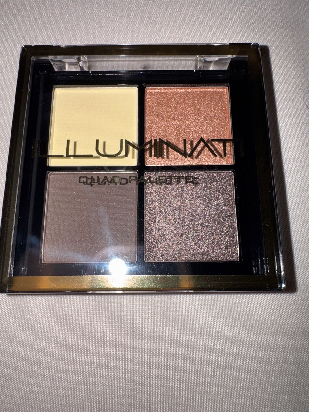 ILLUMINATI Eclipse Quad Eyeshadow Palette, NEW